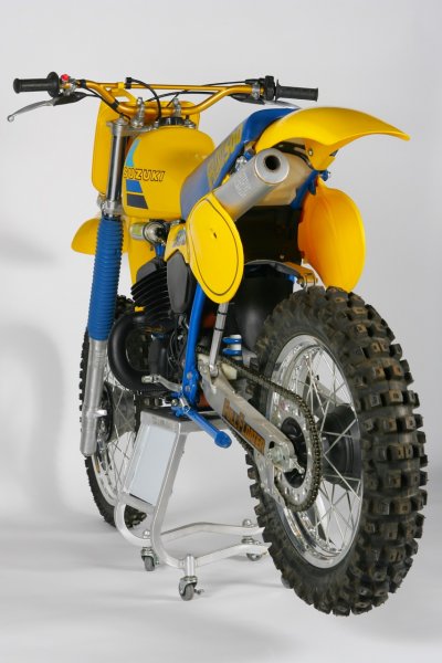 Much like the front, the Full Floater rear suspension was the best in the class. Suspension was always difficult to tune on