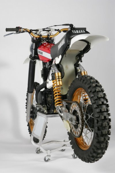 The original HL500 “works” racer featured Fox Air Shocks and a lightweight aluminum swingarm. Since many HL500s were sort of