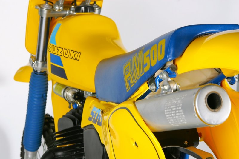 One very old school feature on the ’84 RM was the lack of a safety seat that went up the tank. Apparently the guys in