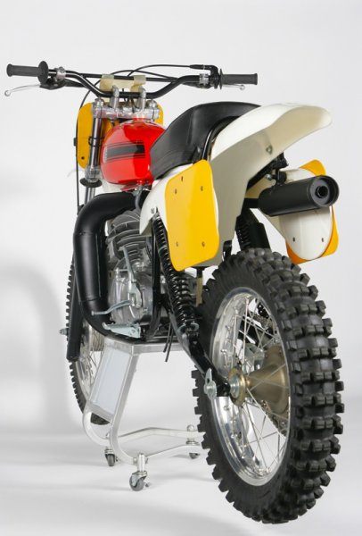 The shocks on the CZ400 were better than the forks, but still way behind anything else offered for sale in ’89.