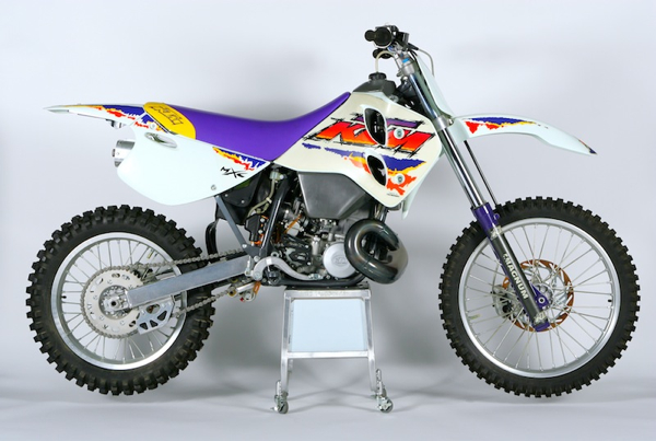 The 1995 KTM 550 M/XC was an interesting machine. KTM designed it to be a jack-of-all-trades, equally at home in the desert or
