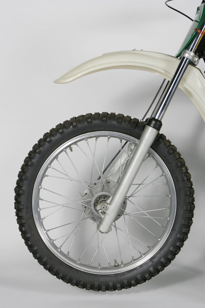 The 1976 production MC250 front forks were an exact replica of the units found on Harry Everts’ 1975 factory race bike