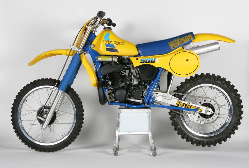 The ‘81 vintage RM plastic made the RM500 look like a bit of an antique compared to bikes like the CR500R. The shiny new